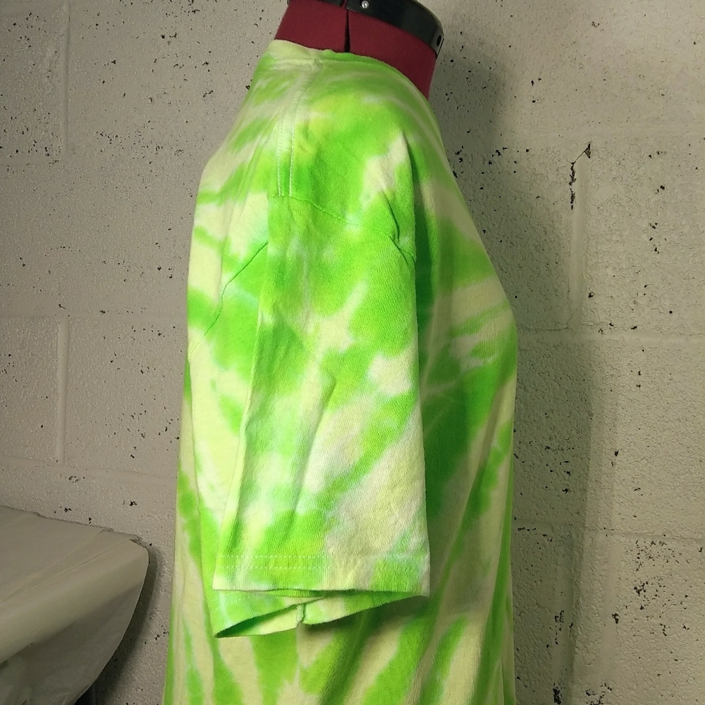 Delta Boutique Tie Dye Neon Green Boho Large T-shirt - Picture 6 of 10